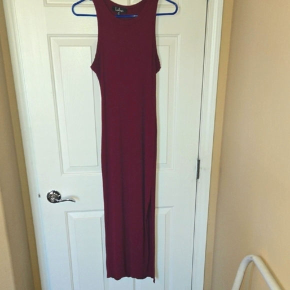 Lulu's Burgundy Ribbed Halter Maxi Dress Comfy Cool Classic Summer Staple Sz M - Picture 1 of 11
